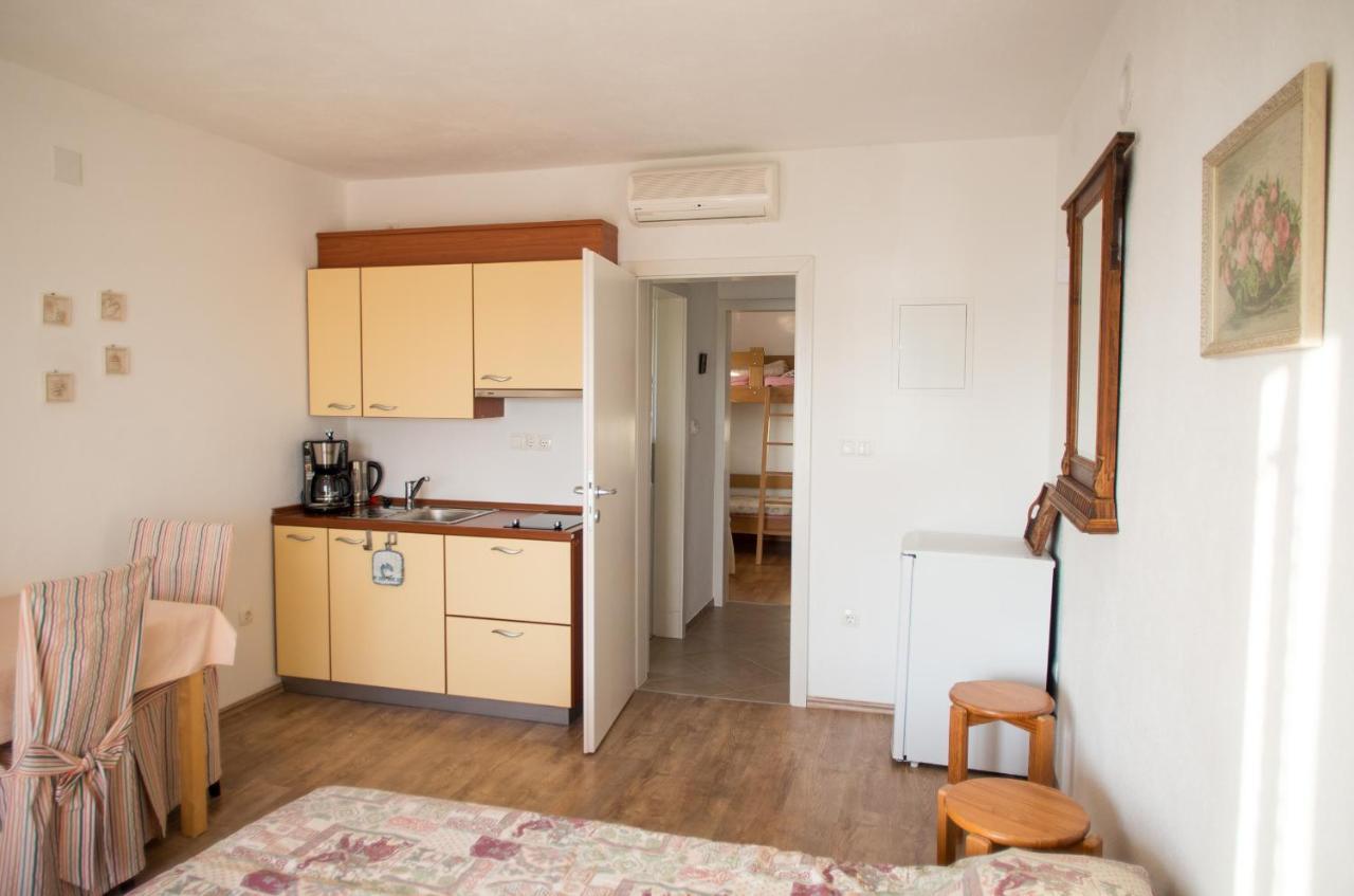 Appartement Milica Garden à Prvic Sepurine Extérieur photo